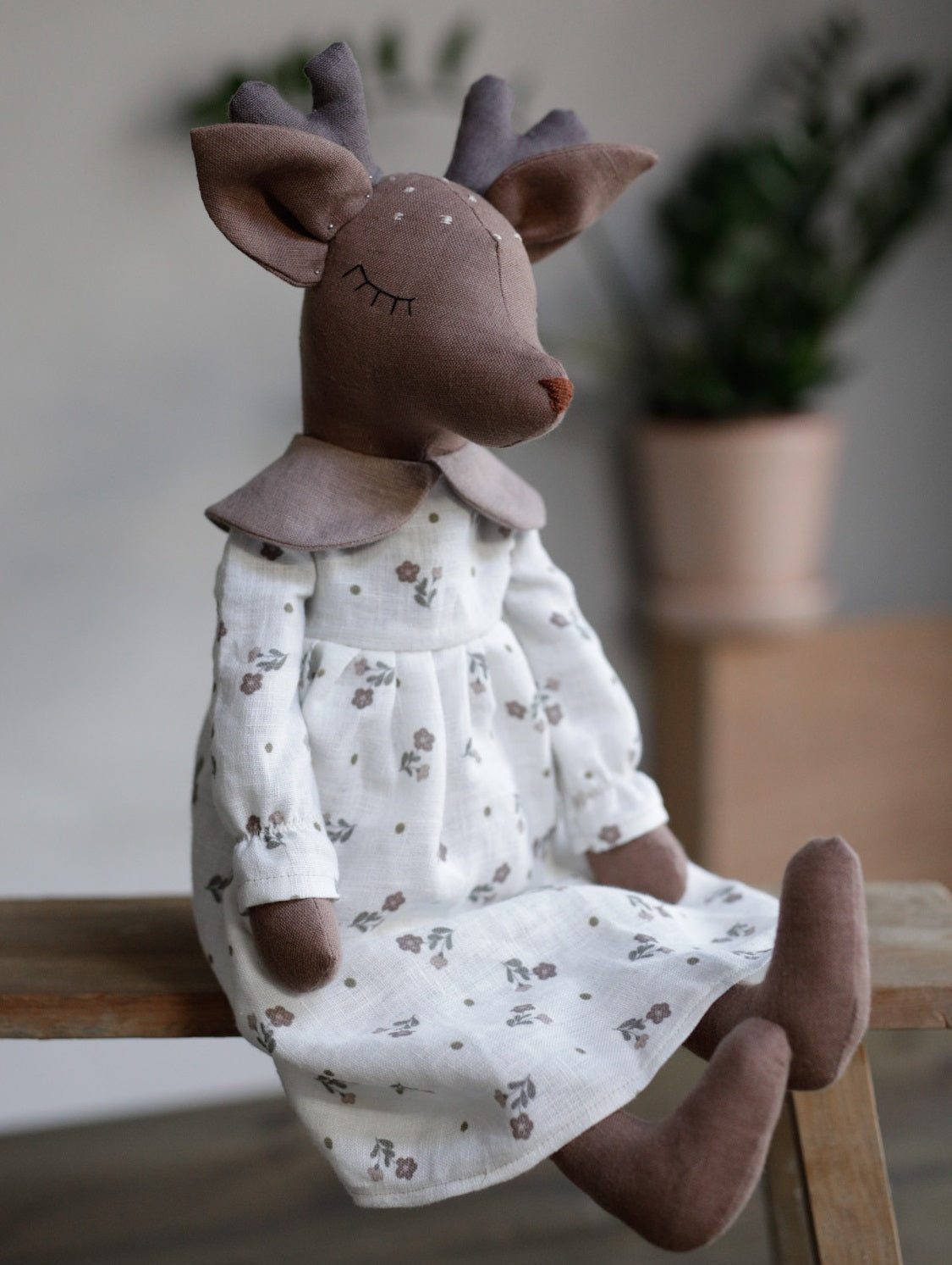 DIY 55 cm EFI Friends Peter Pan collar dress making kit