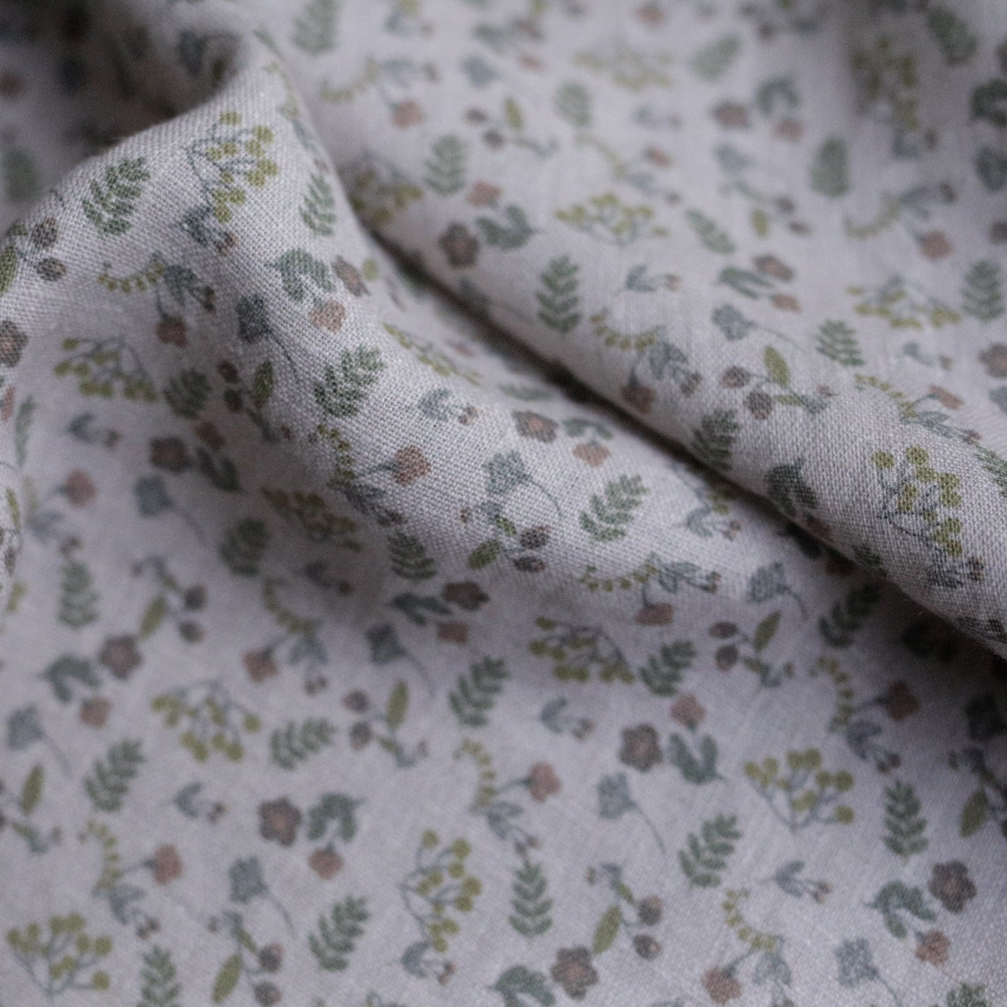 020 SECONDS/TESTS 100% linen fabric with flowers