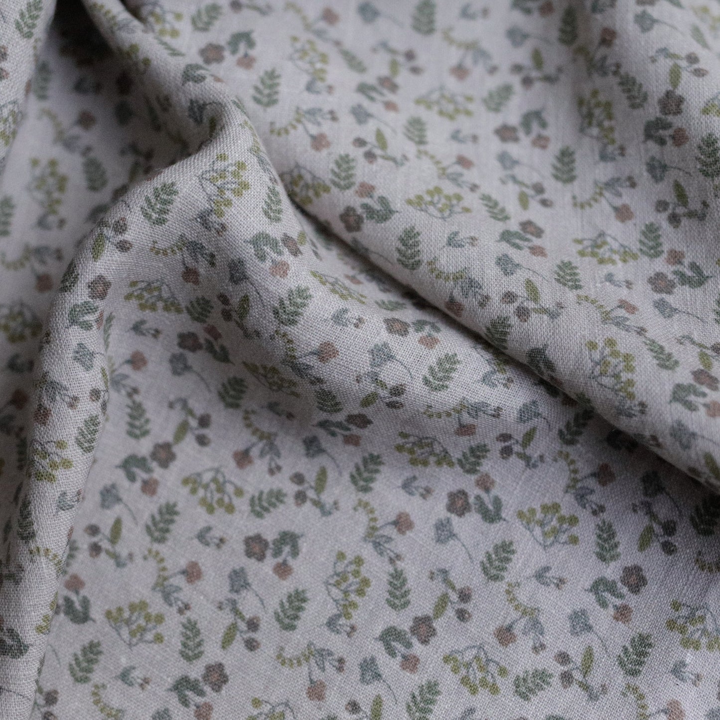 020 SECONDS/TESTS 100% linen fabric with flowers