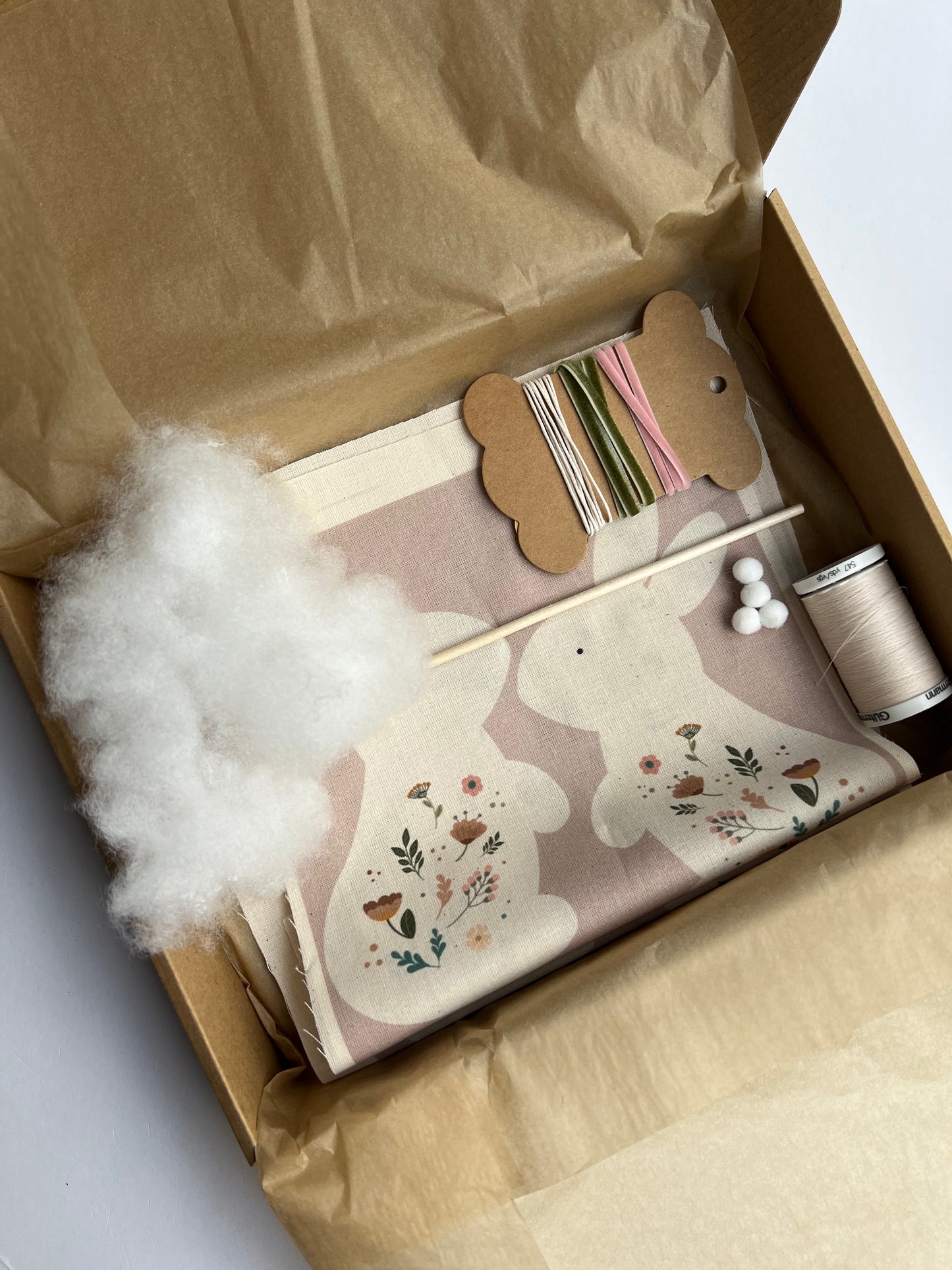 DIY 5 Easter bunnies sewing kit