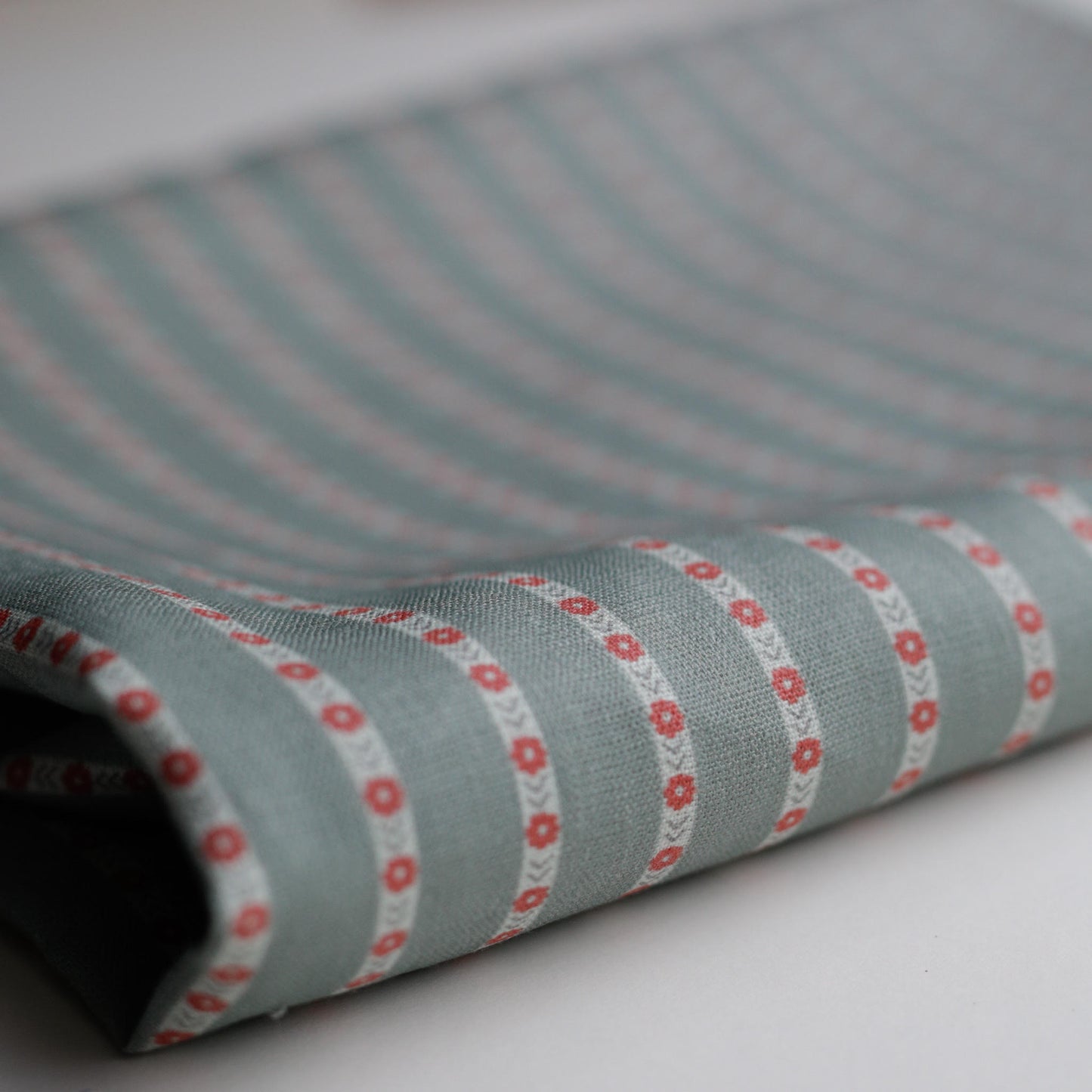 016 Vintage floral stripes 100% soft linen fabric