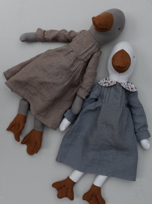 DIY 55 cm EFI Friends Peter Pan collar dress making kit