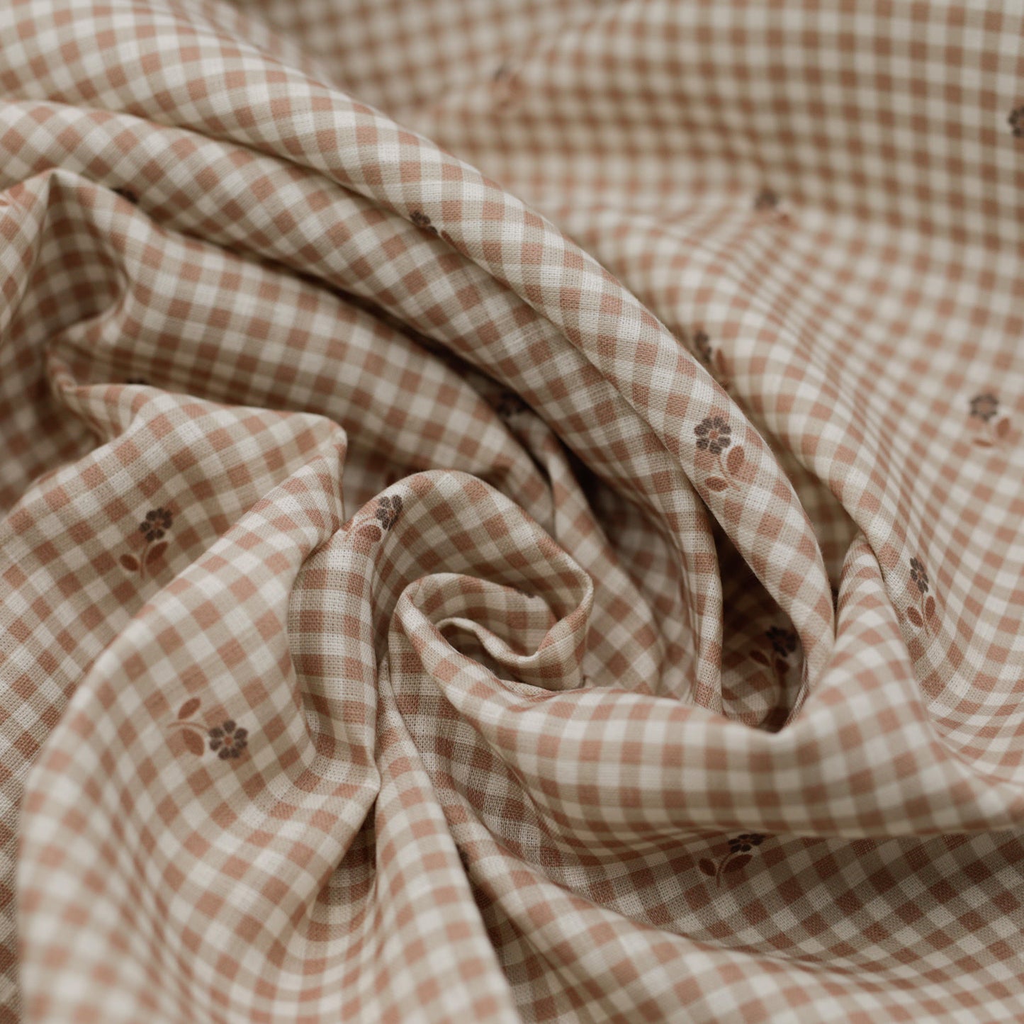 003 Gingham and flowers 100% linen fabric