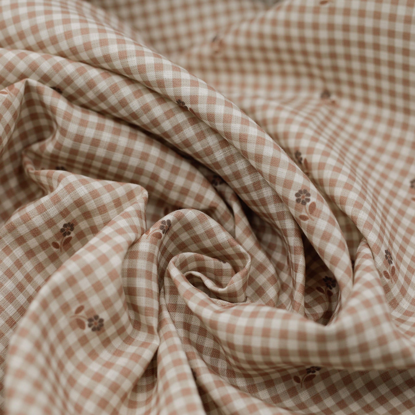 003 Gingham and flowers 100% linen fabric