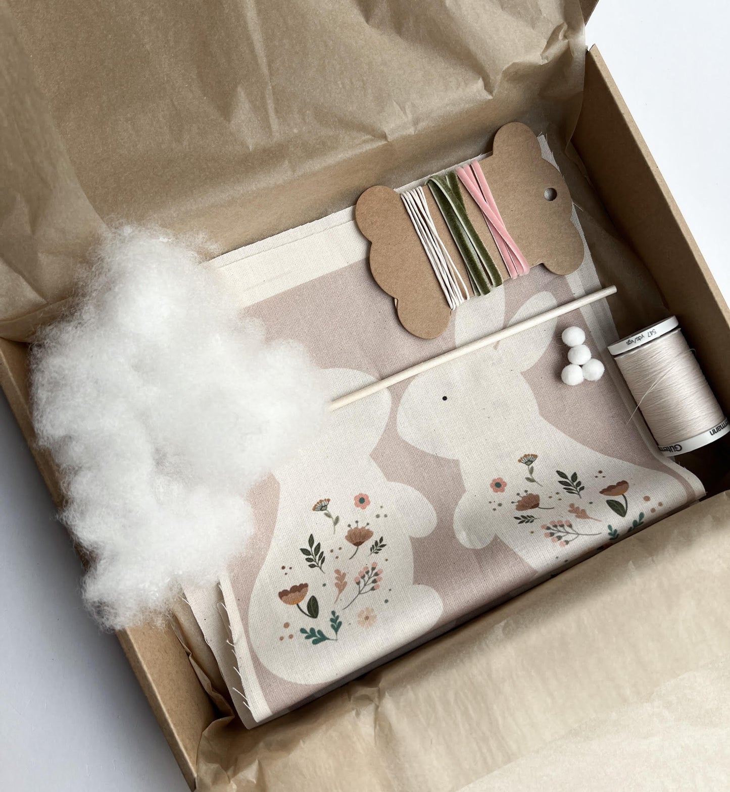 DIY 5 Easter bunnies sewing kit