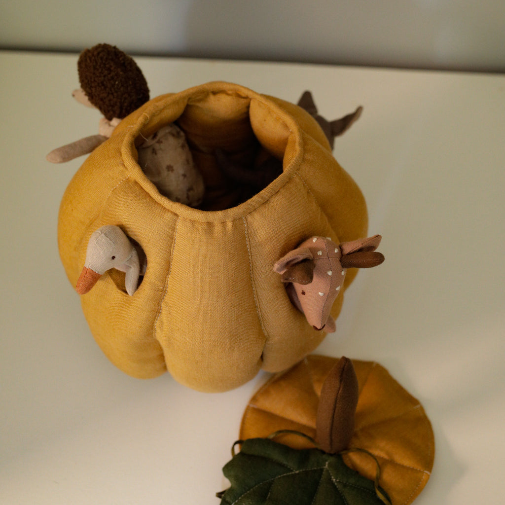 A Very Occupied Pumpkin — Sewing Pattern & Tutorial