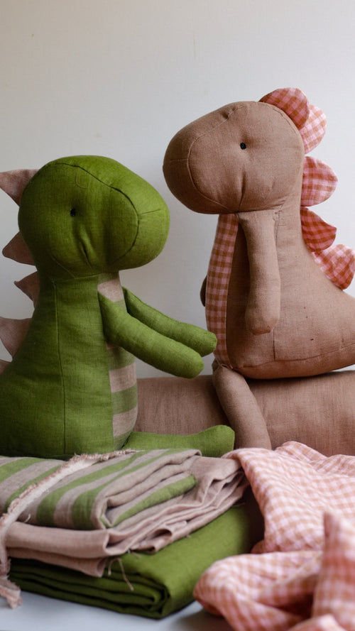 30 cm EFI Dinosaur PDF sewing pattern and tutorial