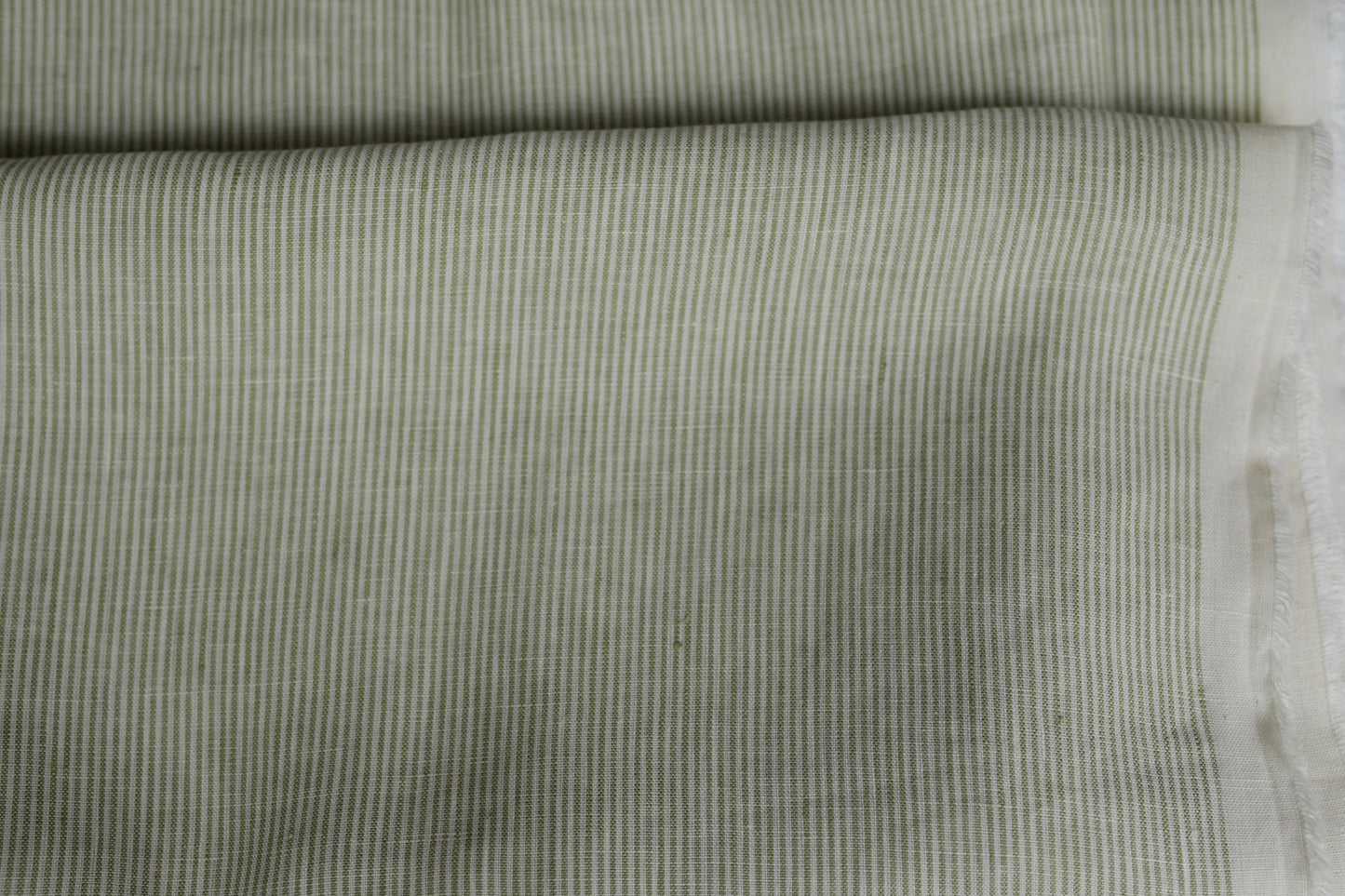 710/761 Light green small stripes (1 mm) 100% linen fabric