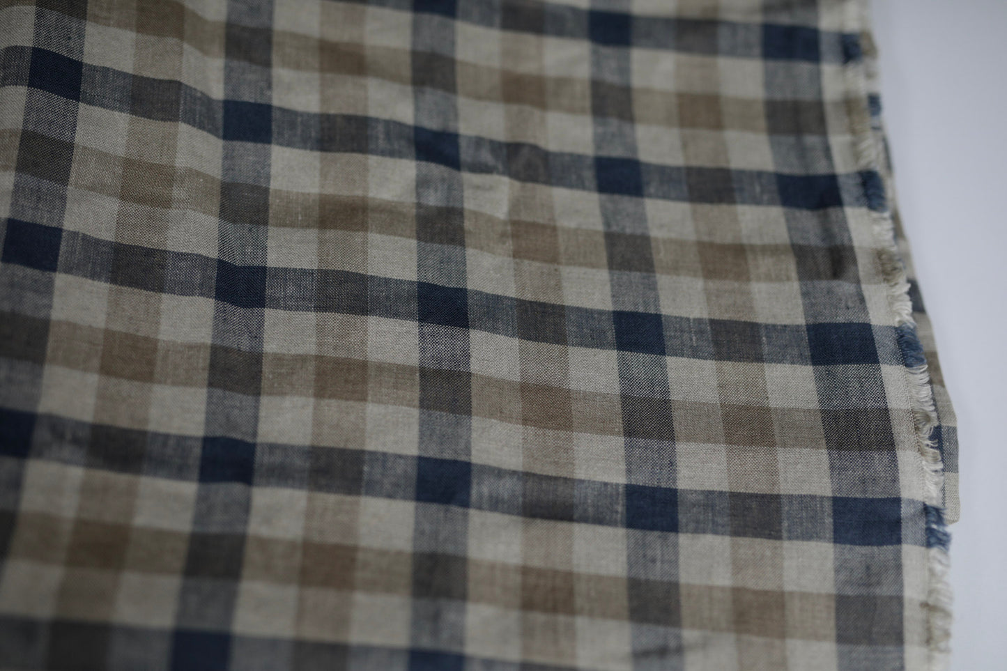 262/103 Blue and Natural gingham check 100% linen fabric