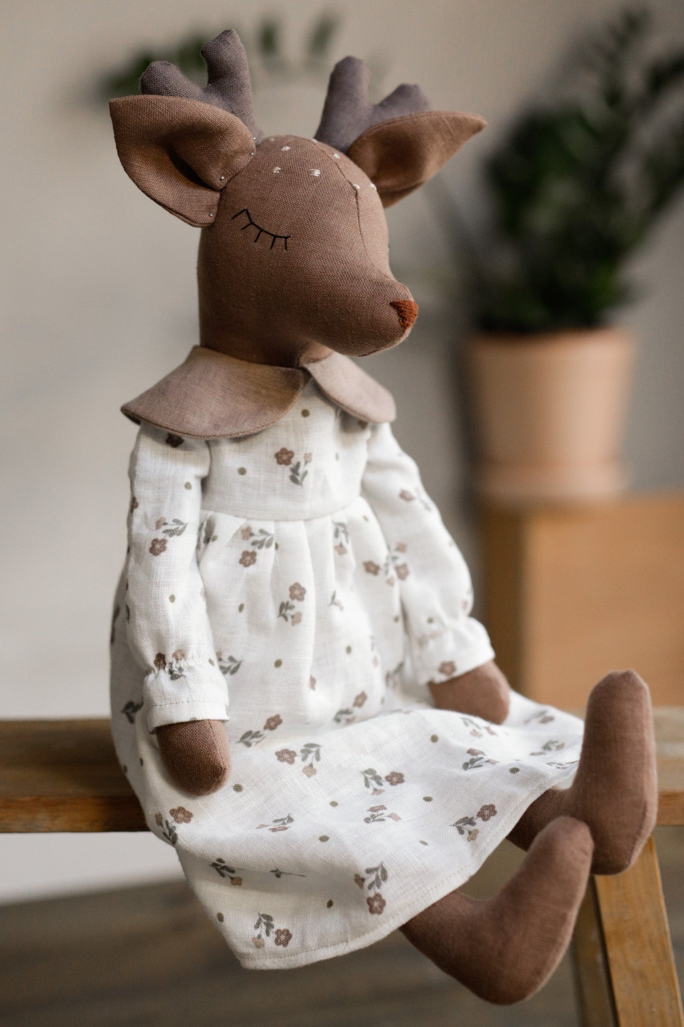 Bambi (brown) 100% Lithuanian linen softened fabric 3629
