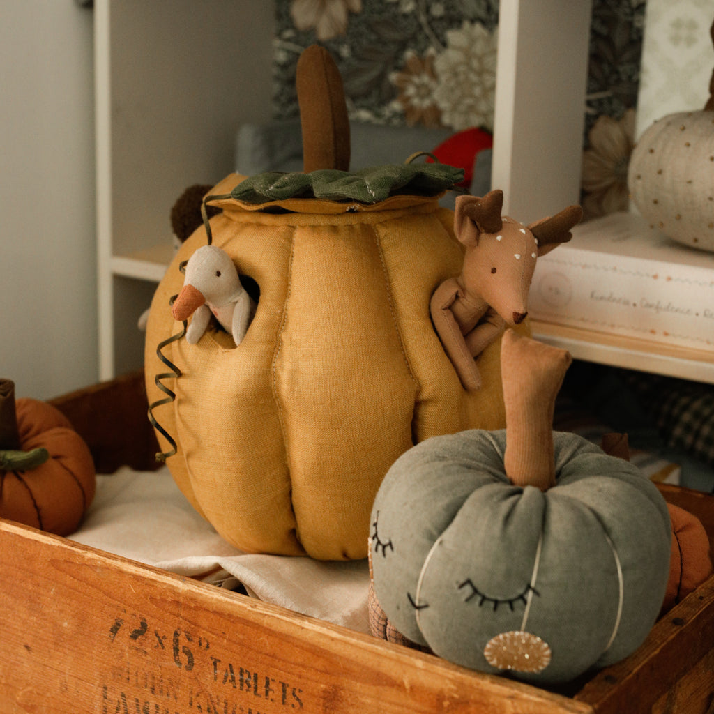 A Very Occupied Pumpkin — Sewing Pattern & Tutorial