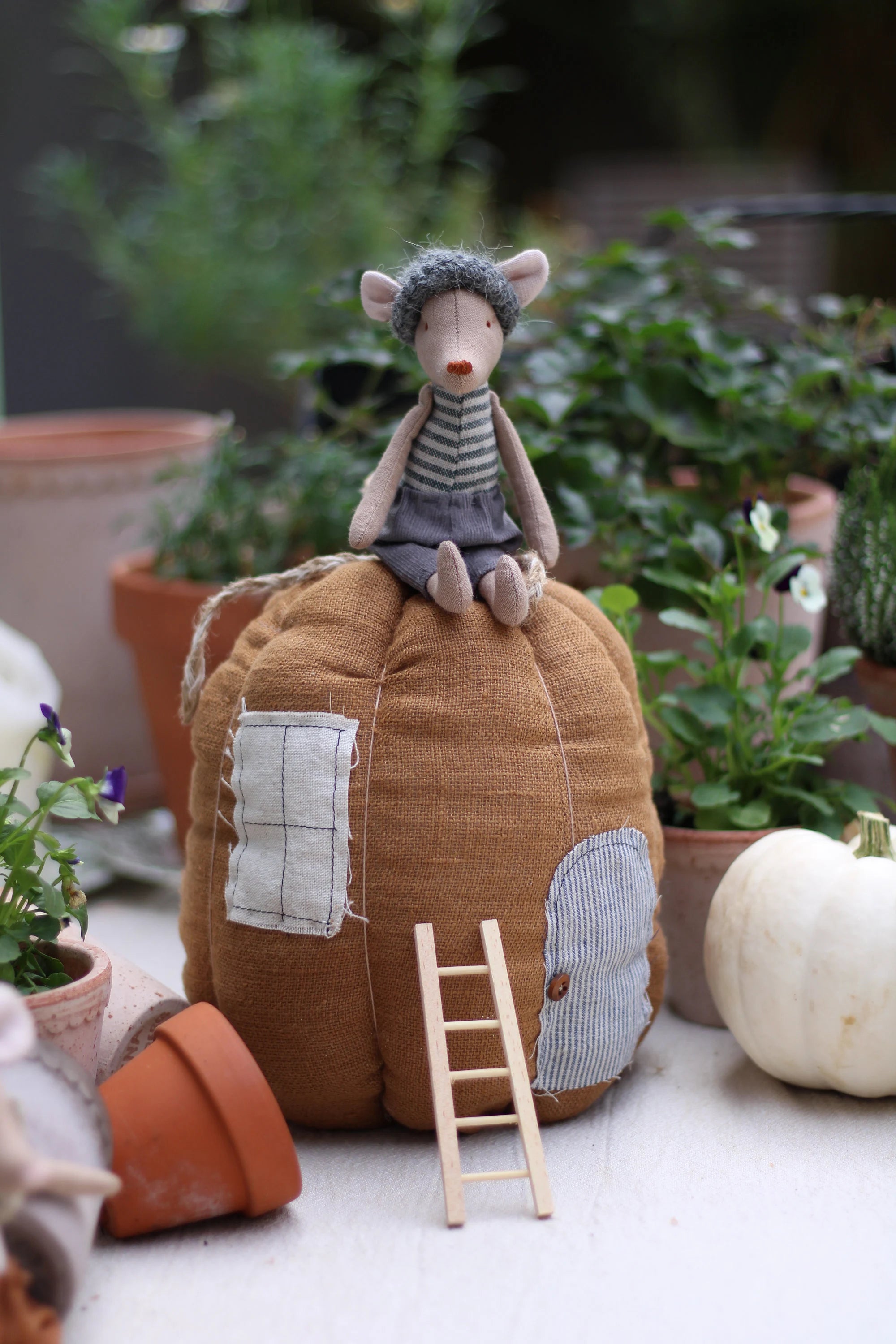 Mini Mouse 16 cm Soft Toy – PDF Sewing Pattern & Tutorial + Trousers Pattern