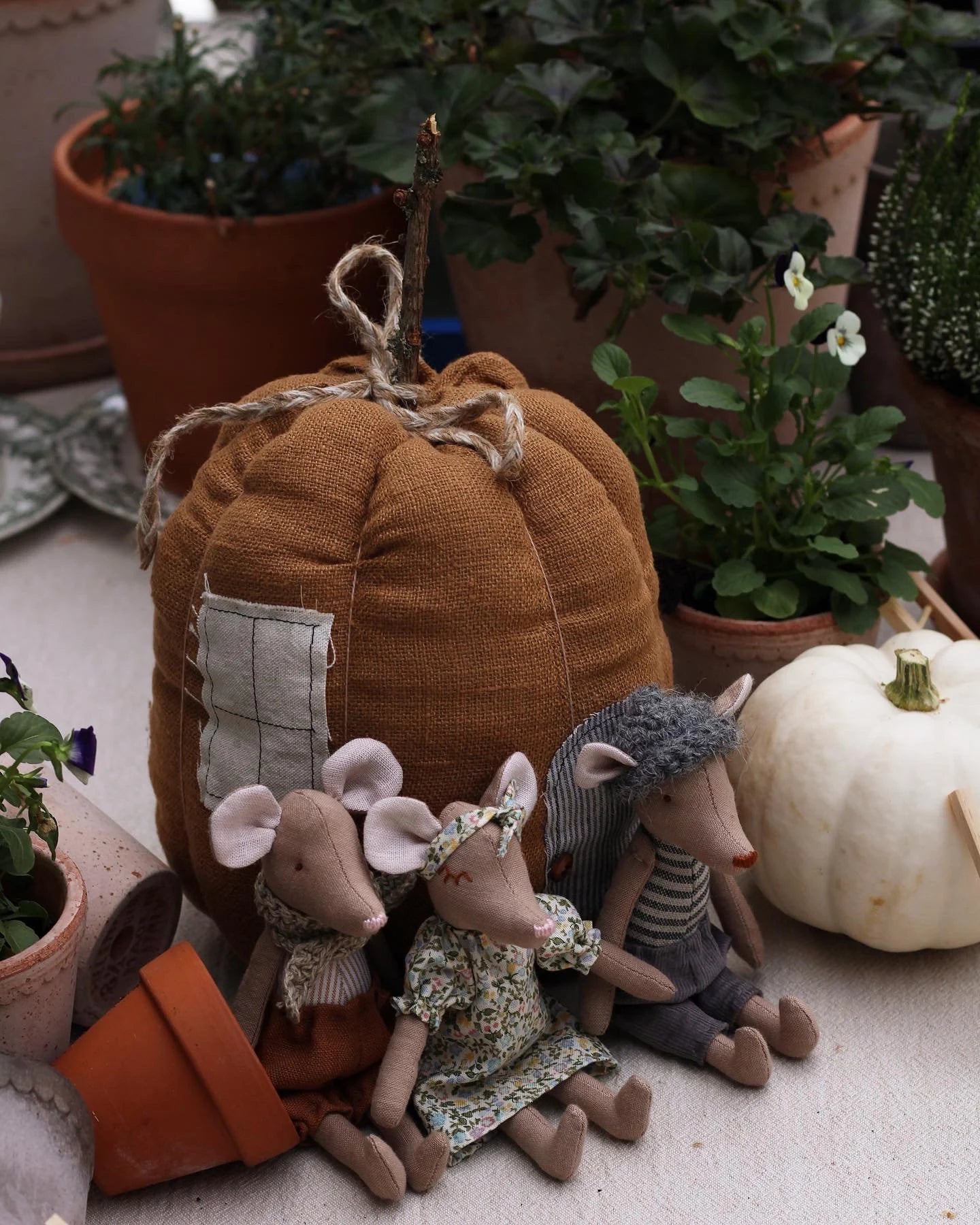 Mini Mouse 16 cm Soft Toy – PDF Sewing Pattern & Tutorial + Trousers Pattern