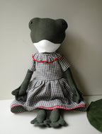 Frog & Toad Soft Toy Sewing Pattern PDF + Full Tutorial | EFI Friends | 55 cm Heirloom Toy