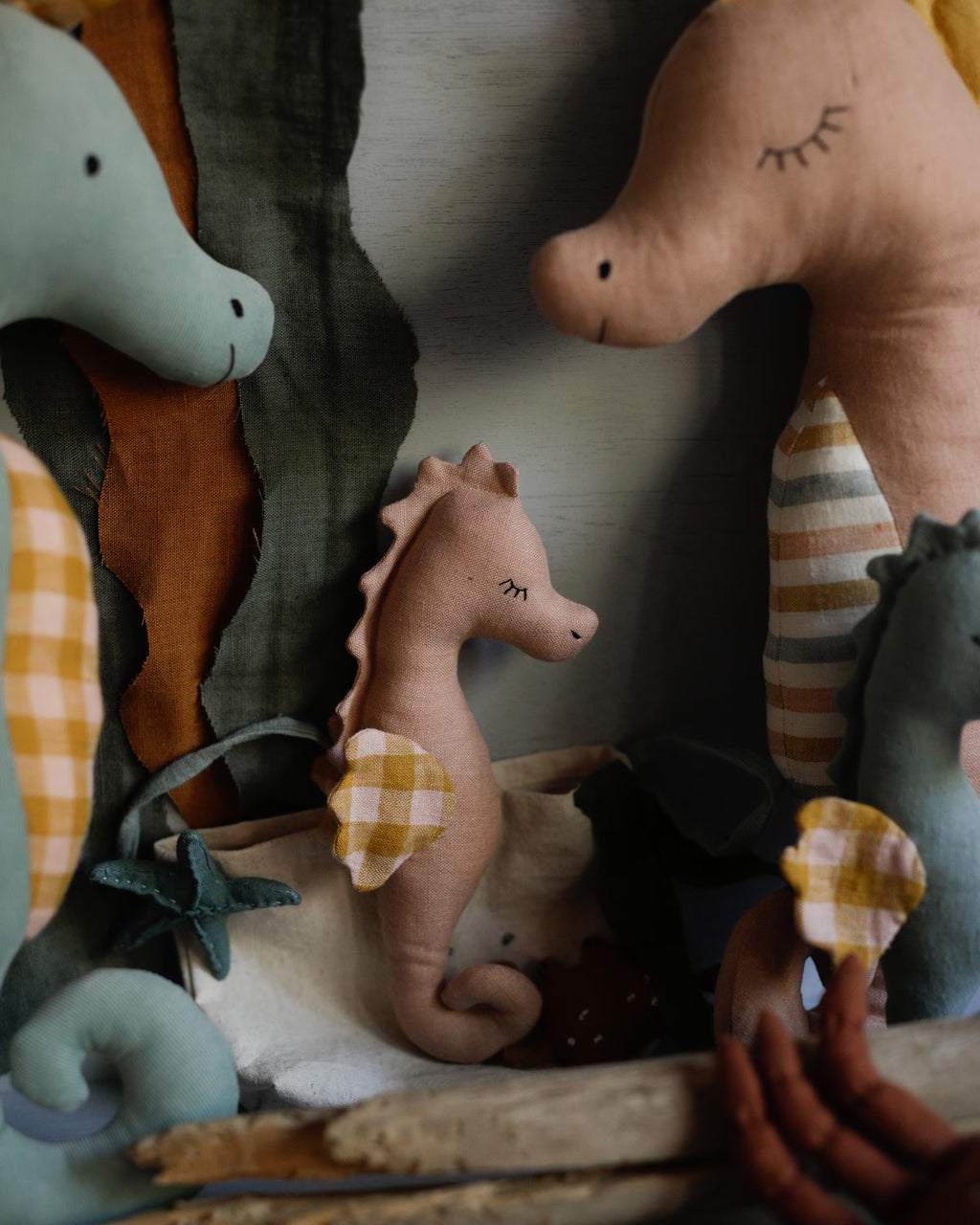 Seahorse family mama, papa and babies PDF sewing pattern and tutorial