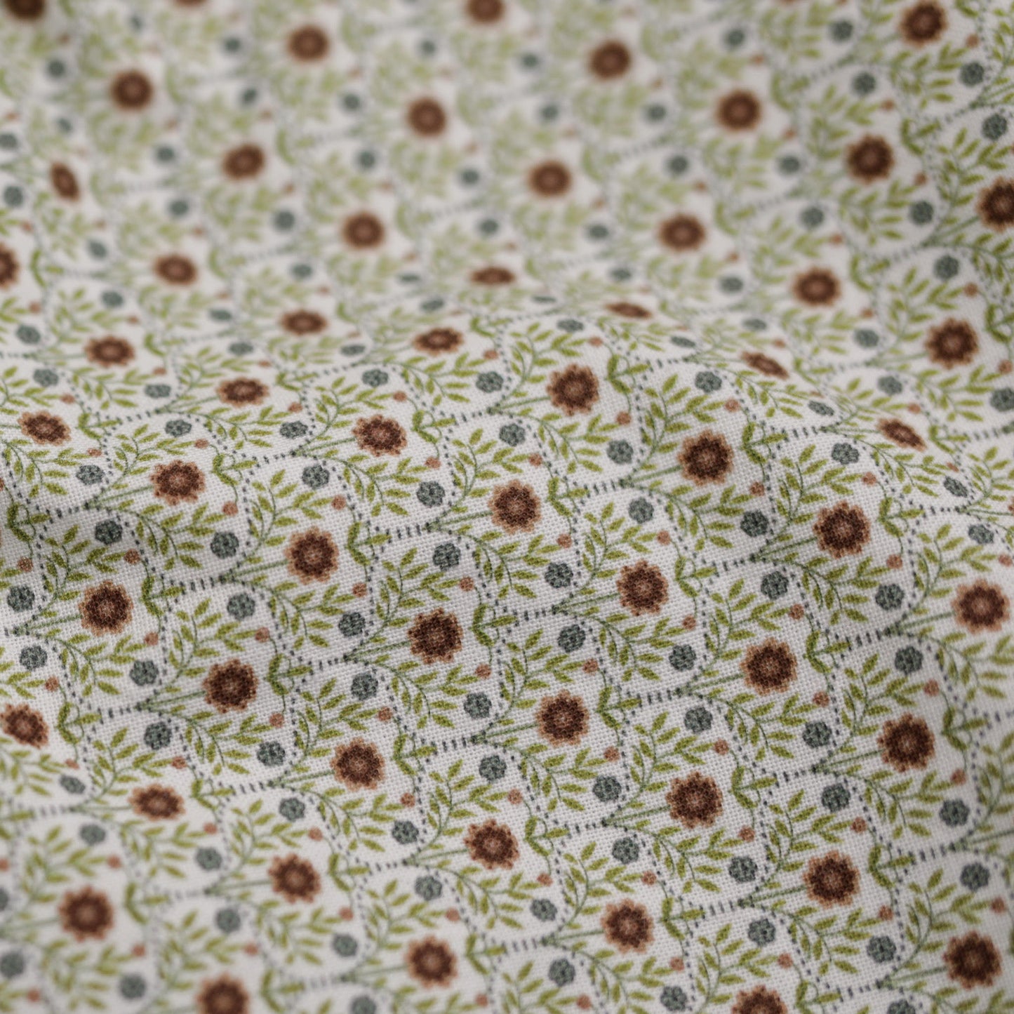 Designer's 100% cotton fabric "Floral ogee"
