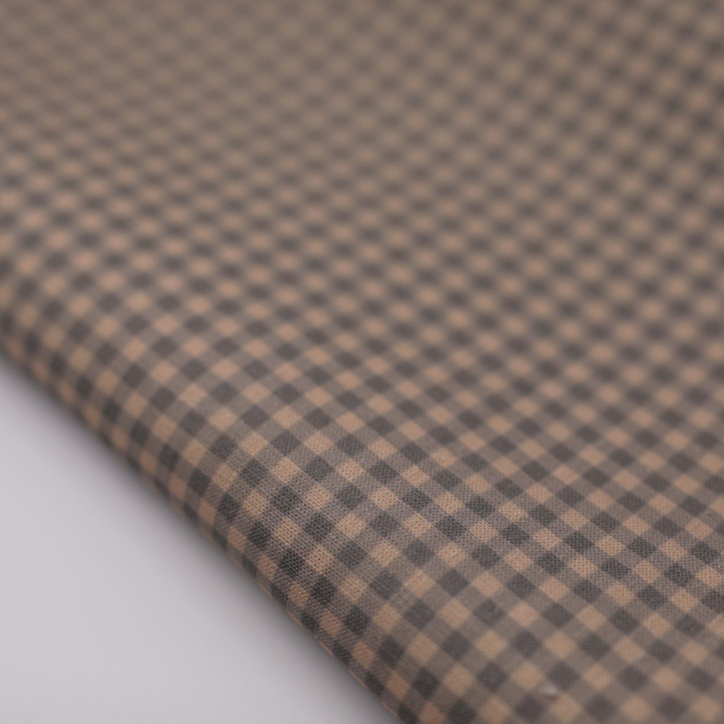 Taupe gingham 0.5 cm 100% linen fabric
